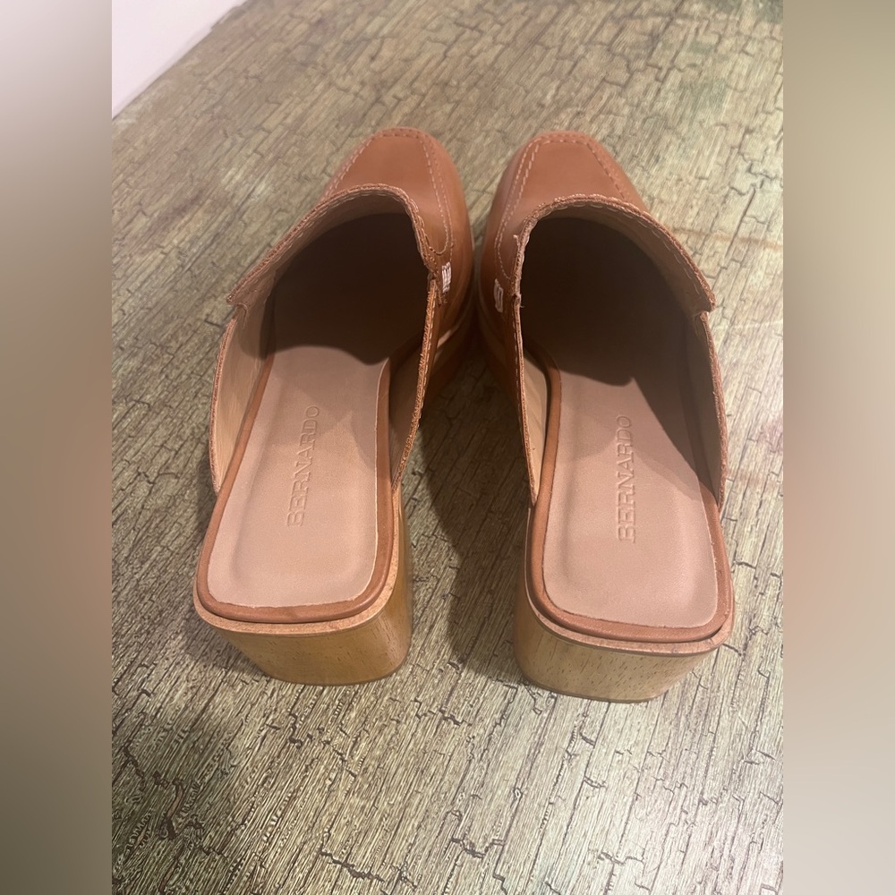 Bernardo Sofia Moc Clog Wooden Heel cognac leather upper backless platform 7 - Picture 2 of 5